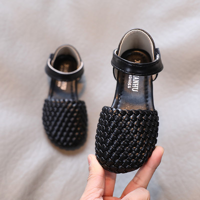 Uus mudel ökonahast takjakinnitusega lastejalatsid