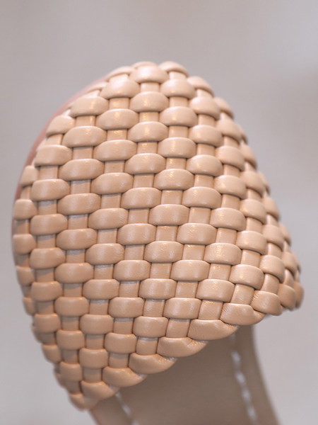 Uus mudel ökonahast takjakinnitusega lastejalatsid