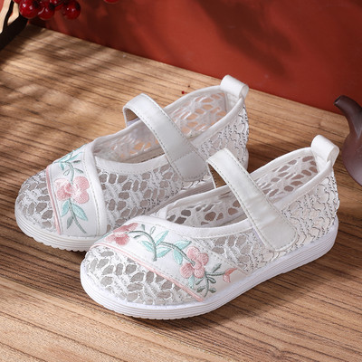 Tikitud ja lameda tallaga vabaaja lastejalatsid