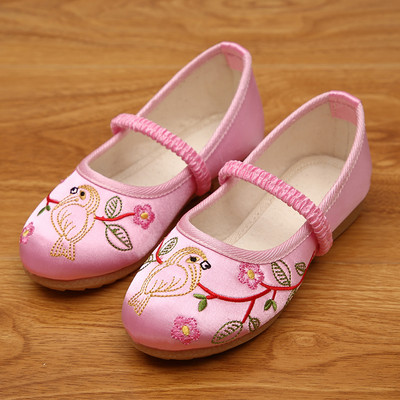 Παιδικά παπούτσια casual κατασκευασμένα από faux δέρμα με κέντημα