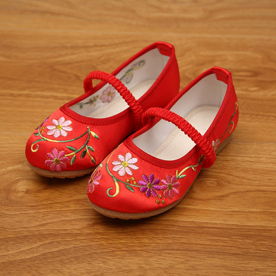 Παιδικά παπούτσια casual κατασκευασμένα από faux δέρμα με κέντημα