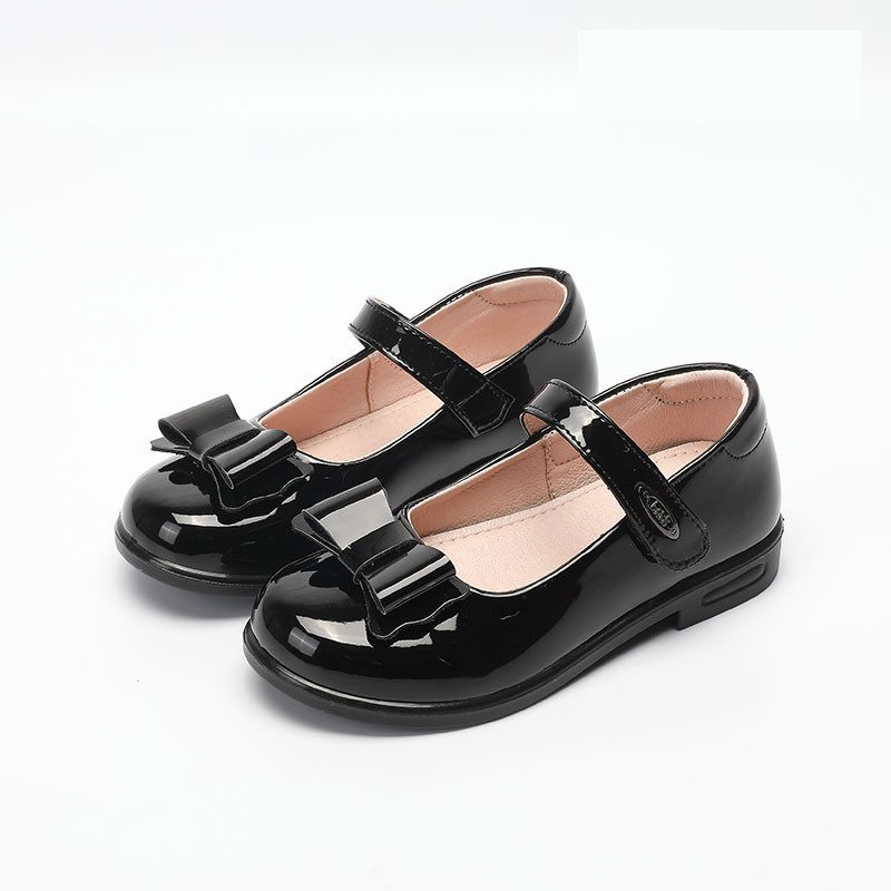 Ümardatud paelamustriga vabaaja lakknahast kingad