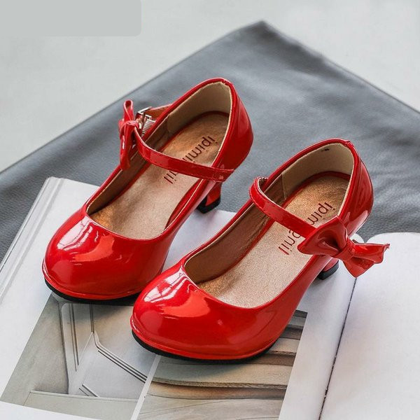 Παιδικά έκο δερμάτινα παπούτσια με μεταλλική στερέωση και κορδέλα