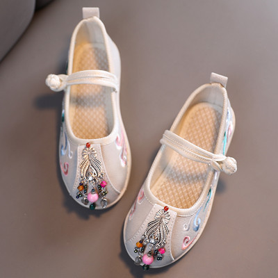 Takjakinnituse ja tikandiga vabaaja lastejalatsid