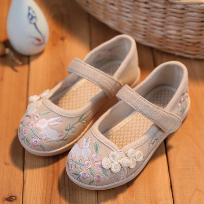 Takjakinnituse ja tikandiga vabaaja lastejalatsid