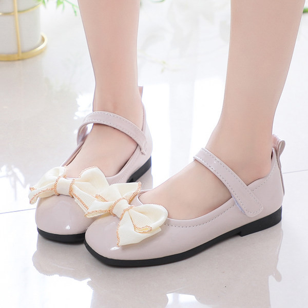 Eko-nahast valmistatud vabaajajalatsid paelaga tüdrukutele