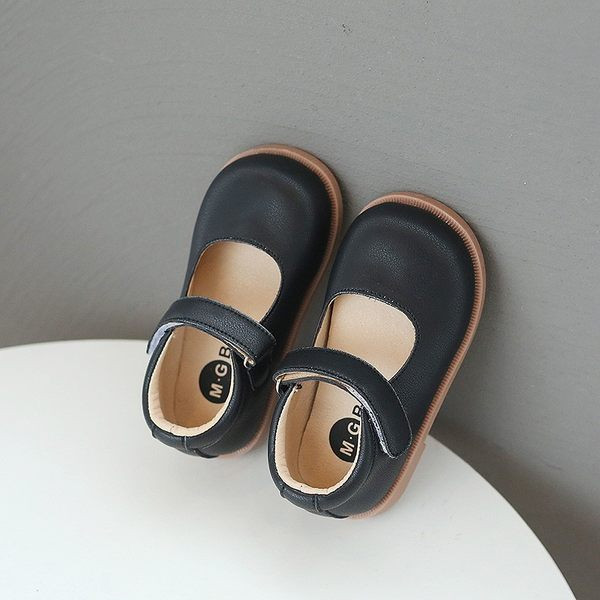 Laste vabaaja nahast jalatsid plaastriga