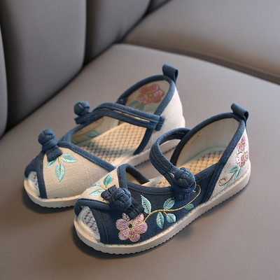 Μοντέρνα παιδικά παπούτσια με κέντημα για κορίτσια