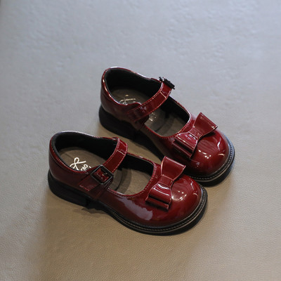 Uus mudel vabaaja lakknahast kingade metallkaunistus