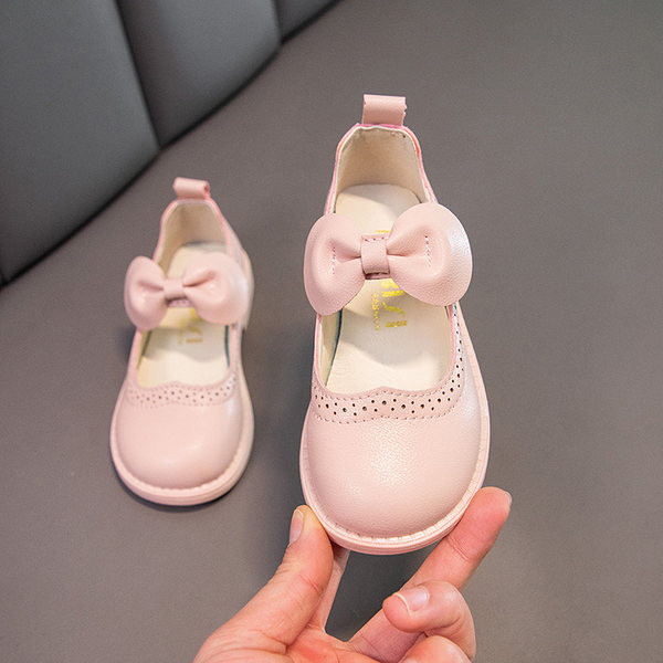 Eko bőrből készült alkalmi cipő szalaggal lányoknak