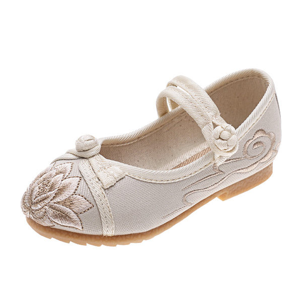 Uus mudel lastejalatsite tüüpi tikanditega sussid tüdrukutele