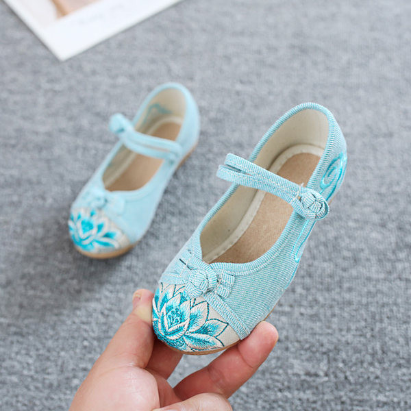 Uus mudel lastejalatsite tüüpi tikanditega sussid tüdrukutele