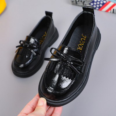 Öko-nahast mokassiinidest valmistatud vabaajajalatsid