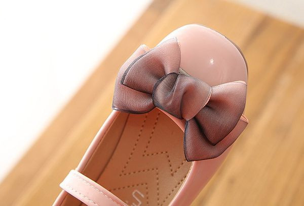 Öko-nahast teibi ja paelaga lastejalatsid