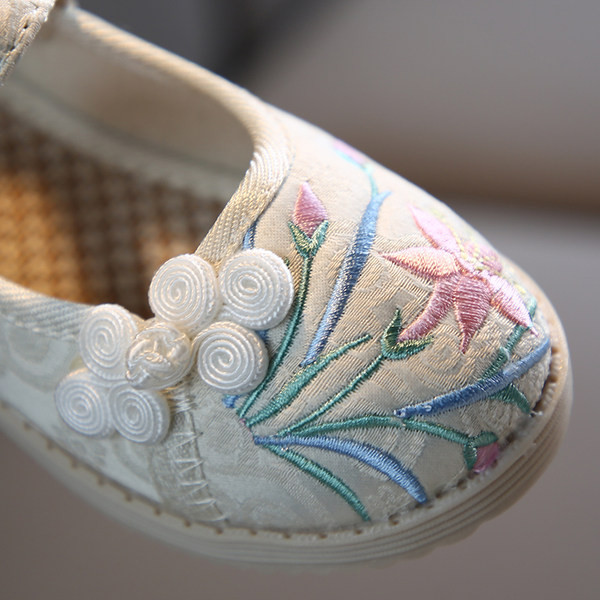 Tüdrukute vabaaja takjakinnitusega lastejalatsid