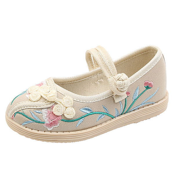 Mūsdienīgi bērnu apavi ar izšuvuma tipa čībām