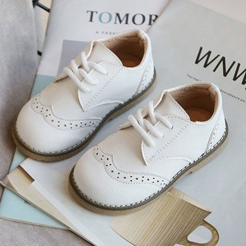 Μοντέρνα παιδικά παπούτσια με κορδόνια - για κορίτσια και αγόρια