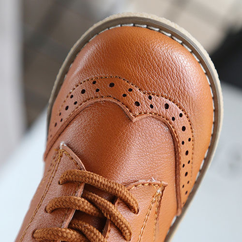 Μοντέρνα παιδικά παπούτσια με κορδόνια - για κορίτσια και αγόρια