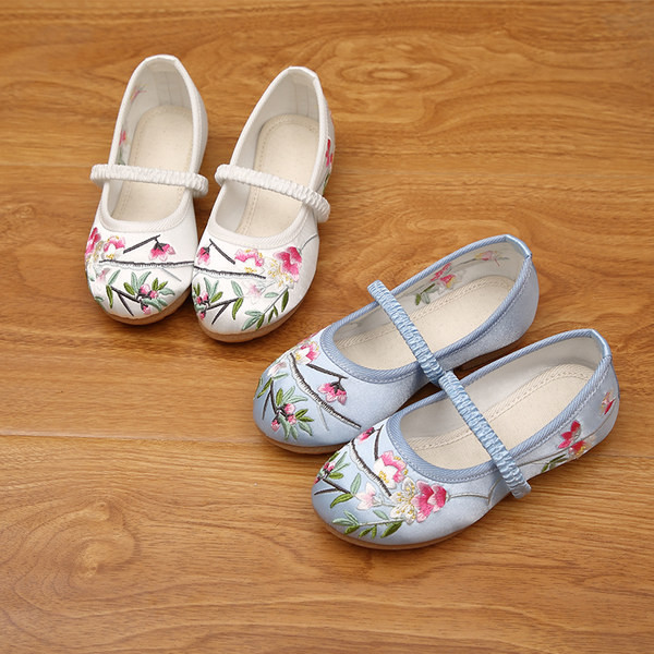 Νέο μοντέλο παιδικά παπούτσια με κεντήματα για κορίτσια