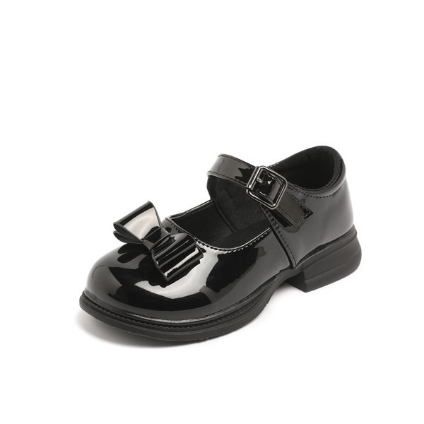 Vabaajalised madala paksu kontsaga lakknahast kingad tüdrukutele