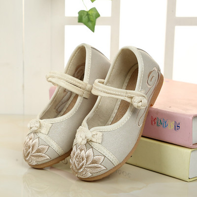 Moodsad lameda tallaga lastejalatsid tüdrukutele