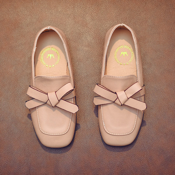 Paela ja lameda tallaga nahast lastejalatsid