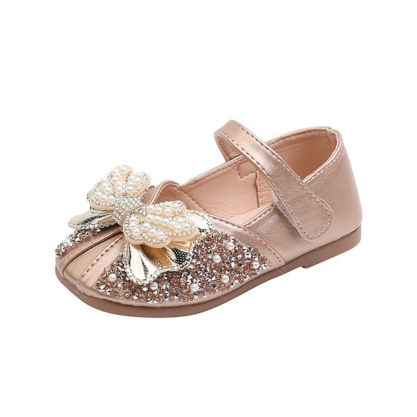 Uus paela ja läikiva efektiga kevadkingad