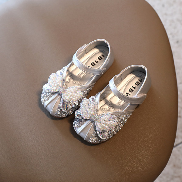 Uus paela ja läikiva efektiga kevadkingad