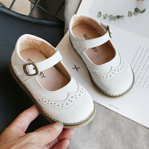 Pandlaga nahast lastejalatsid-tüdrukutele