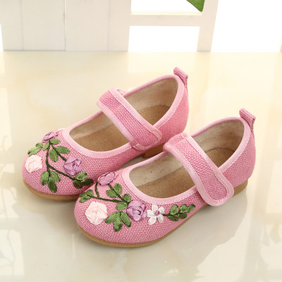 Uus mudel tikandiga lastesussid tüdrukutele