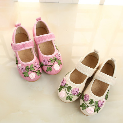 Uus mudel tikandiga lastesussid tüdrukutele