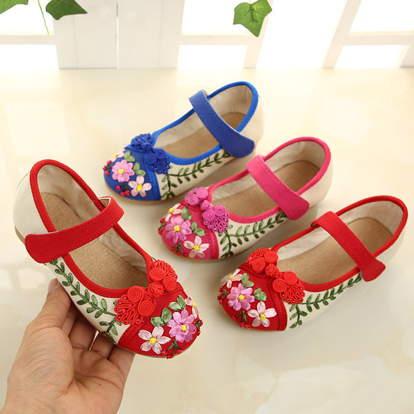 Värvilised lillemustriga lastejalatsid tüdrukutele