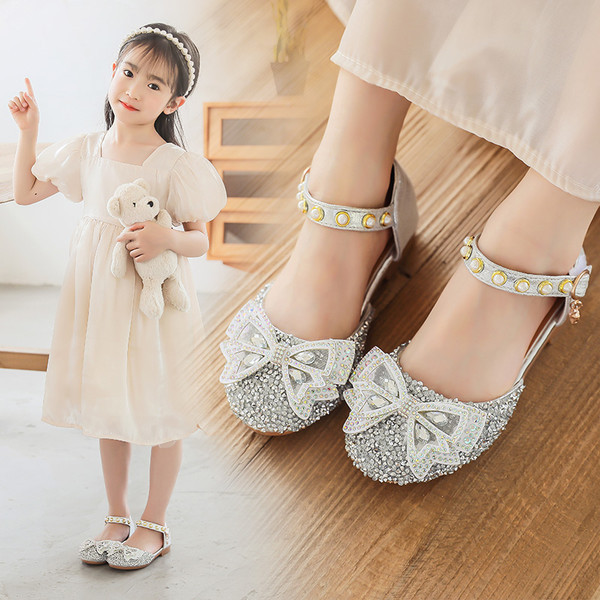 Moodsad särava efektiga kevad-suvised kingad tüdrukutele