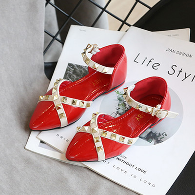 Metallist neetidega laste teravatipulised kingad