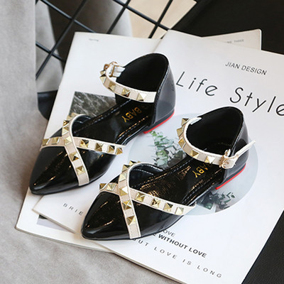 Metallist neetidega laste teravatipulised kingad