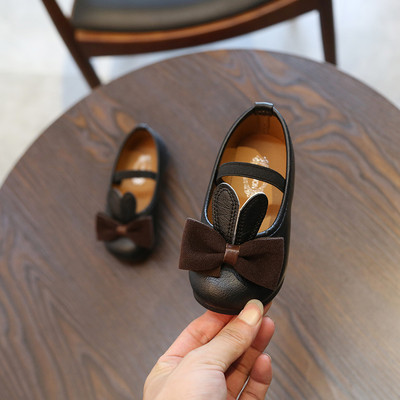 Uus mudel lastejalatsite tüüpi paela ja 3D elemendiga sussid