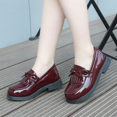 Laste ümarad paelaga lakknahast kingad