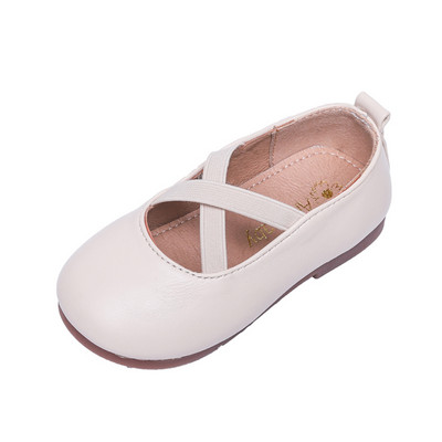 Nahast kummikutega lastejalatsid tüdrukutele