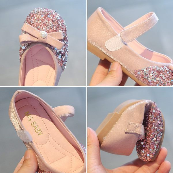 Παιδικά παπούτσια με γυαλιστερό εφέ και κορδέλες