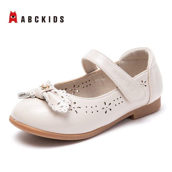 Moodsad perforeeritud ökonahast lastejalatsid tüdrukutele