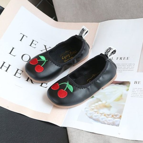 Νέο μοντέλο παιδικά παπούτσια  με κέντημα κεράσια  για κορίτσια