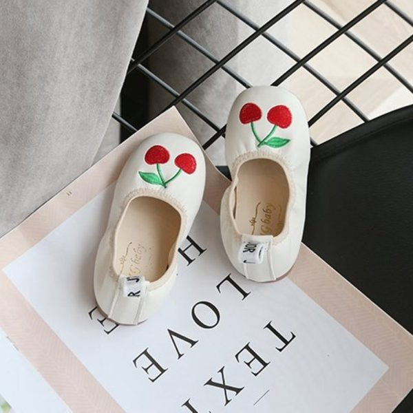 Νέο μοντέλο παιδικά παπούτσια  με κέντημα κεράσια  για κορίτσια