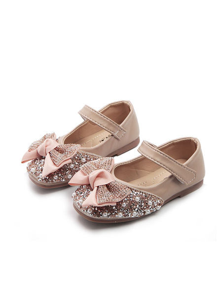 Moderne dječje cipele s perlama i trakom