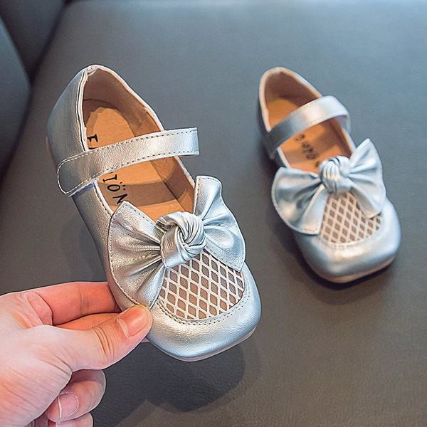 Μοντέρνα παιδικά παπούτσια με κορδέλα - κατασκευασμένο από οικολογικό δέρμα