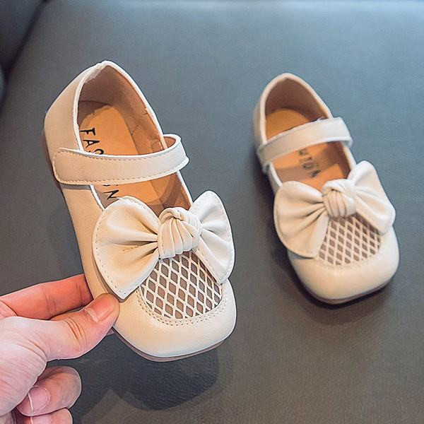 Μοντέρνα παιδικά παπούτσια με κορδέλα - κατασκευασμένο από οικολογικό δέρμα