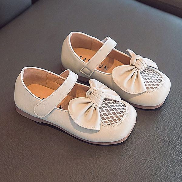 Μοντέρνα παιδικά παπούτσια με κορδέλα - κατασκευασμένο από οικολογικό δέρμα