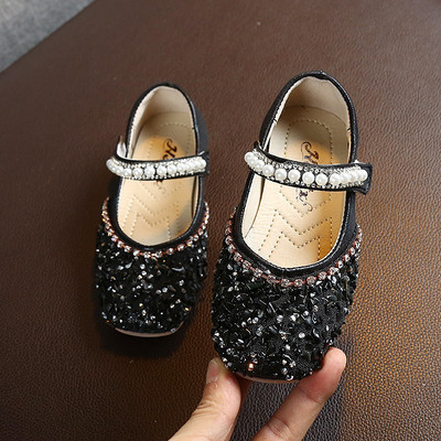 Uus pärlite ja kivikestega lastejalatsite mudel tüdrukutele