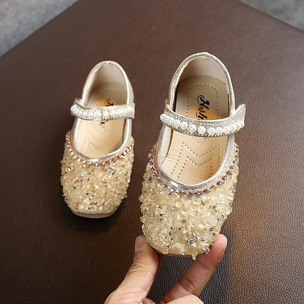 Uus pärlite ja kivikestega lastejalatsite mudel tüdrukutele