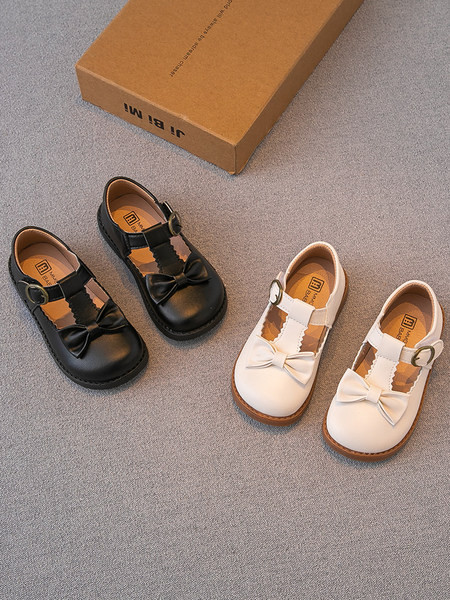 Ādas bērnu apavi ar lenti un sprādzi