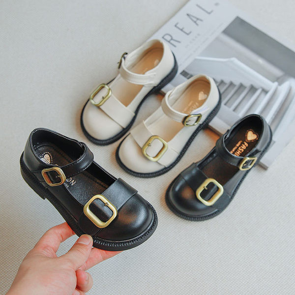 Bērnu apavi no mākslīgās ādas ar sprādzēm meitenēm